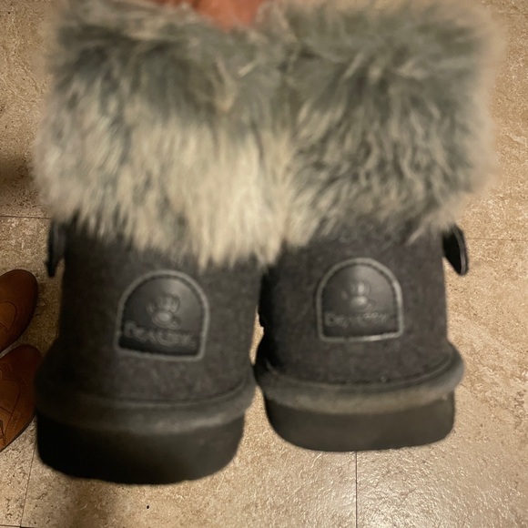 Cozy Gray Fur-Lined Boots - Picture 2 of 6